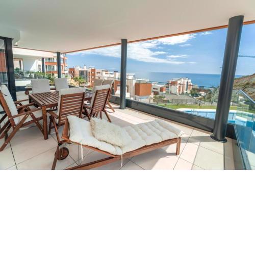 Stunning modern apartment in Middel Views Higueron