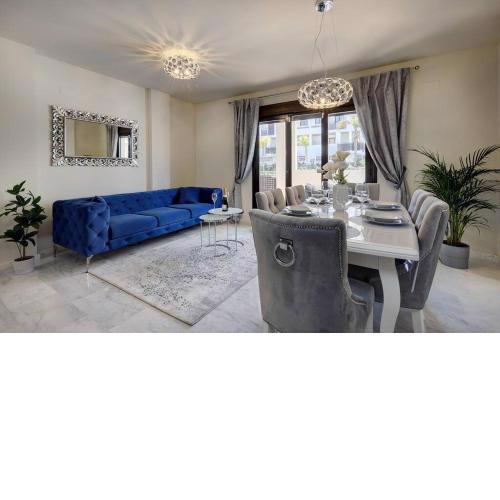 Stunning Modern Townhouse in Riviera del Sol