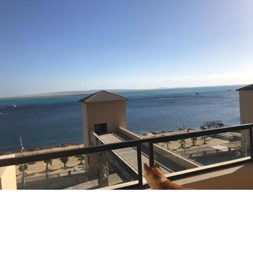 Stunning sea and pool view Prime location two bedrooms