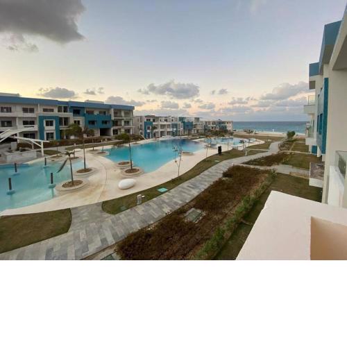 Stunning sea view service Apt.