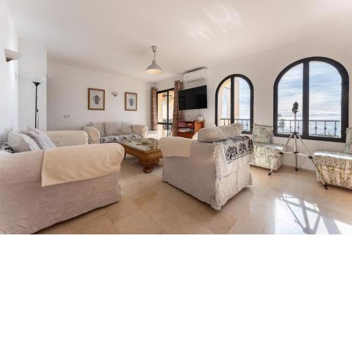 Stunning Sea Views Penthouse