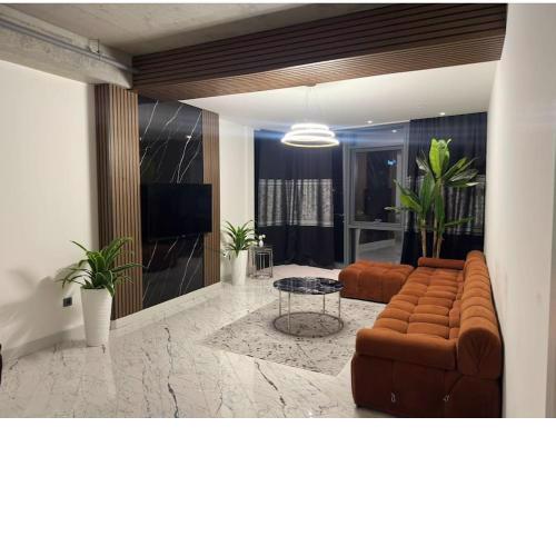 Stunning skyview luxury apt floor 40 plus