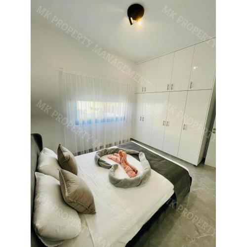 Stunning Two Bedroom Apartment!!