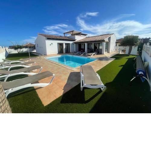 Stunning Villa Amanecer