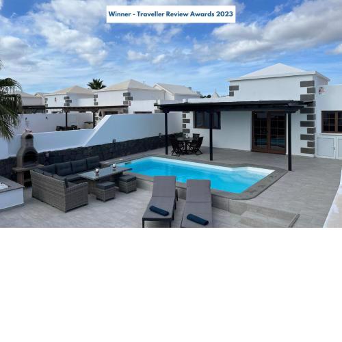 Stunning Villa Arabella - Heated Pool - BBQ - Amazing Terrace - Playa Blanca
