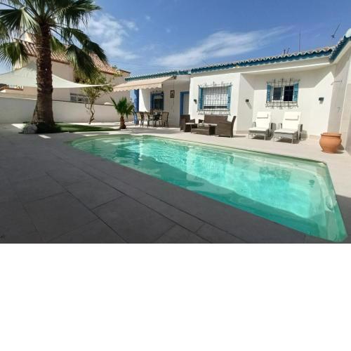 Stunning Villa in Aguadulce, Almería Private Pool 400 sqm area 800m Beach