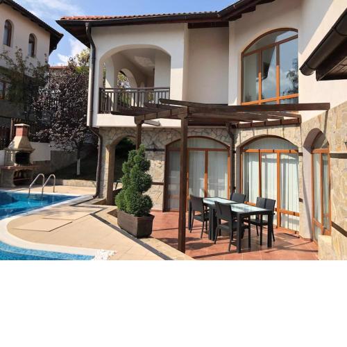 STUNNING VILLA with PRIVATE POOL