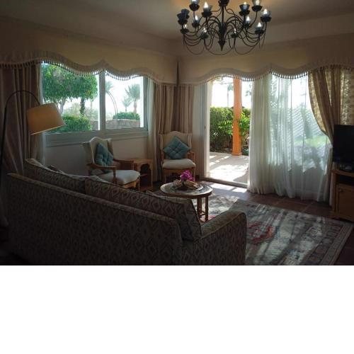 Stupenda villa nel verde sul mar R23130