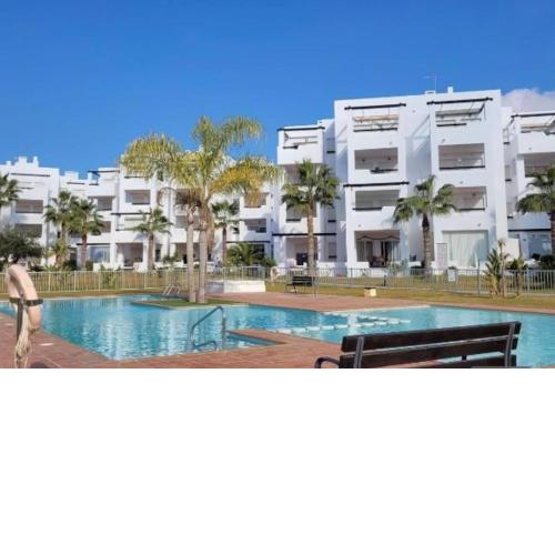 Stylish 2-Bed Apartment overlooking the fairways