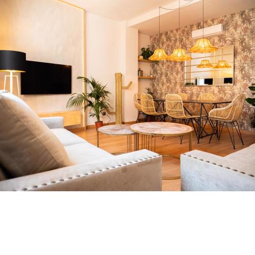 Stylish Apartment in the heart of Málaga with Pool