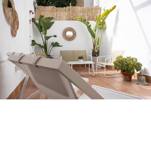 Stylish Apartment with Terrace for Couple or Family