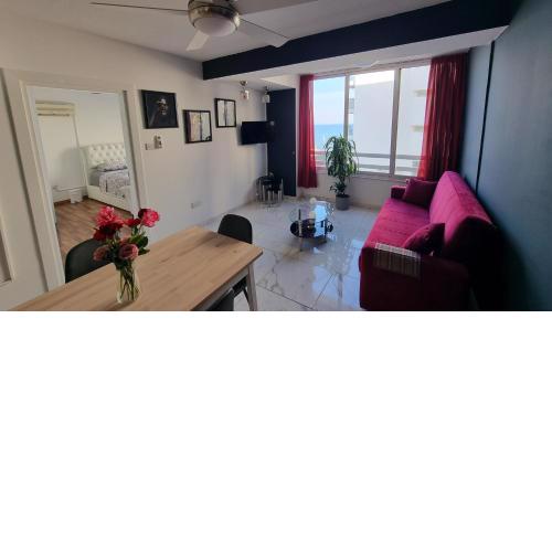 Stylish Beach Apt w/ Sea View + Pool + 200Mbit