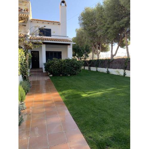 Stylish Beach House 600m to sea