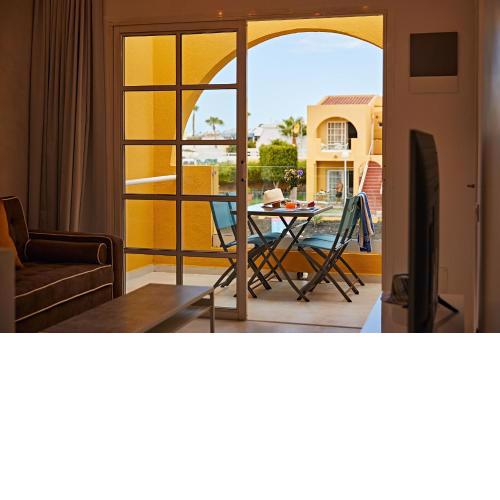 Stylish Holiday Home By Pride Holiday Rentals