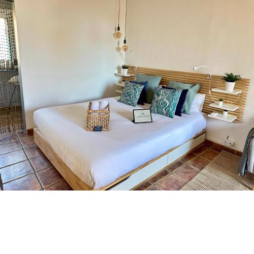 ツ Stylish Loft with Terrace l Self Check-In