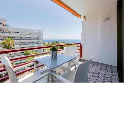 Stylish & modern 2 bedroom Apartment in Olympia Playa Las Americas