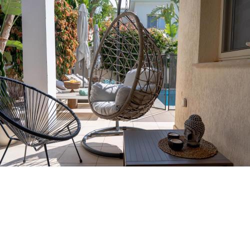 Stylish & Picturesque Oasis Anthorina 2