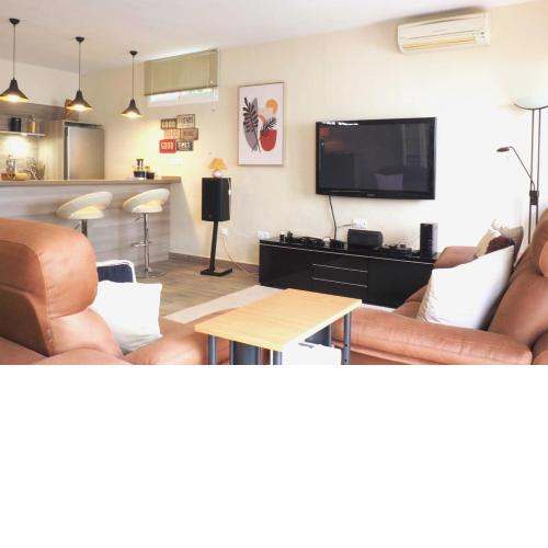 Stylish villa private pool ideal for large family