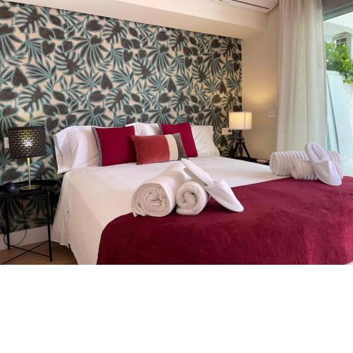 Suite 208, Close to the beach, 2 bedroom,Golden Mile