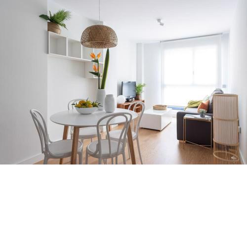 SUITE APT 80m FROM BEACH FreeParking 500MbWifi