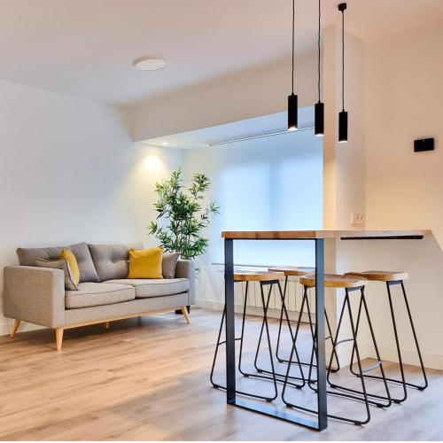 SUITE EGIA APARTMENT near train and bus station
