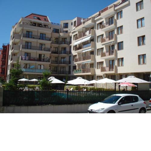 Summer Breeze Apartments