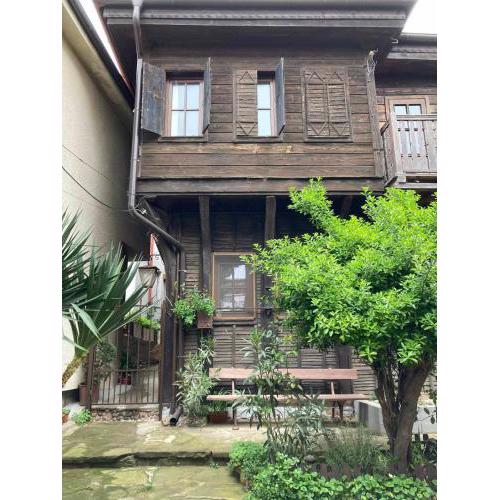 Summer Host House