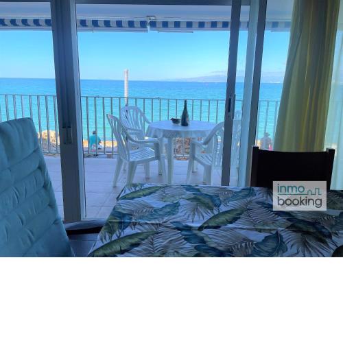 Sun Beach Acantilados La Mar