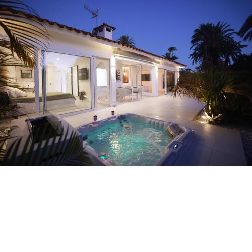 Sun Club P65 Premium Bungalow