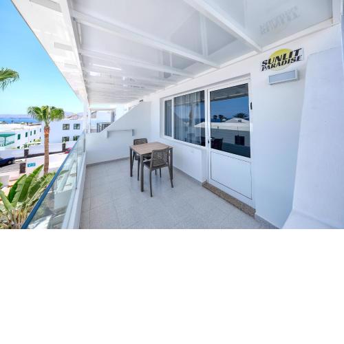 Sunlit Paradise - sea view