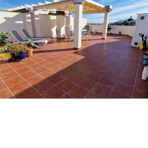 Sunny 2BDR duplex in Cerros del Águila/BBQ/pool