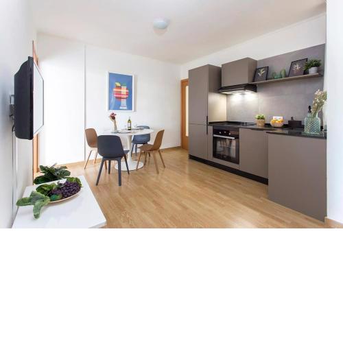 Sunny 3BD apartment in Poblenou next to the beach