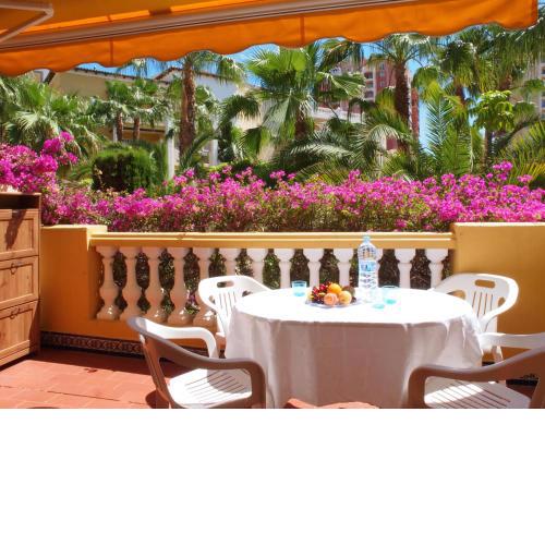 Sunny apartment Aldea Del Mar near the sea