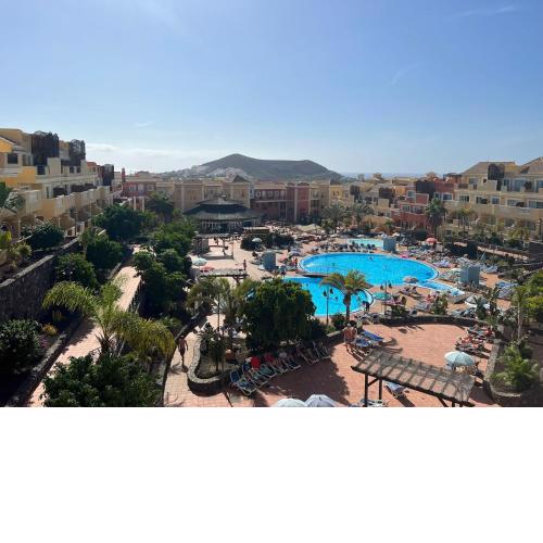 Sunny Apartment & Heated pool
