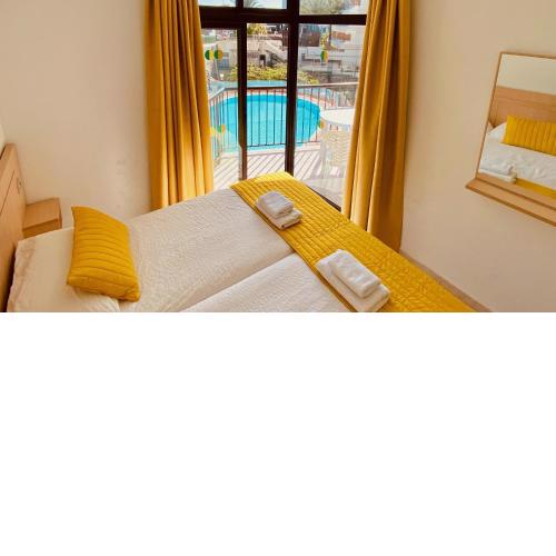 Sunny apartment near the beach