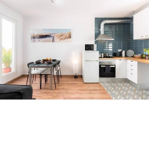 Sunny atic with terrace - Close to Camp Nou and Bcn Fair
