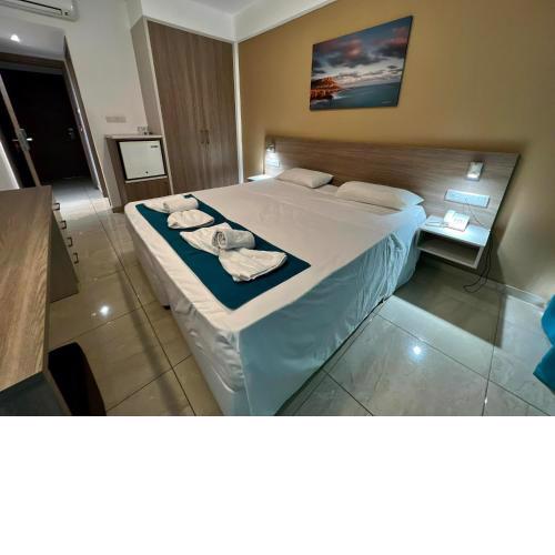 Sunny Blue Hotel