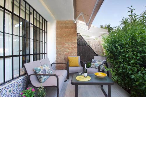 Sunny bungalow with sea view nearby Carihuela Beach