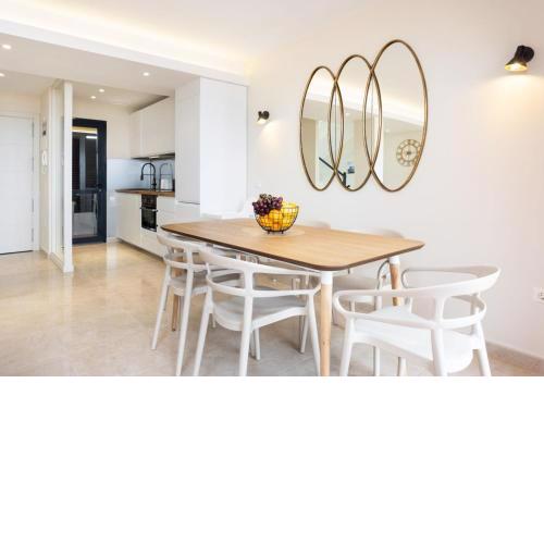 Sunny Castillo Apartment
