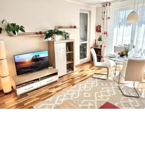 Sunny & Comfort Apartment next to Tech Park for 4 Guests