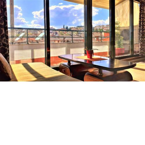 Sunny Days - Park Apartment