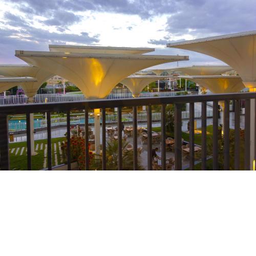 Sunny Duplex with Pool access in Porto-NewCairo Mall