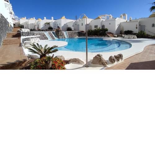 Sunny duplex with sea view of the scenic gorge
