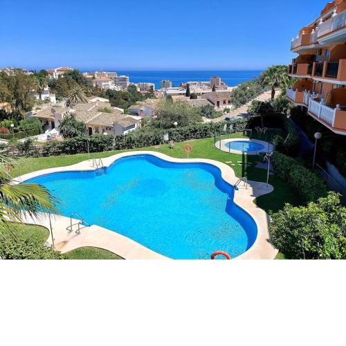 Sunny Holiday apartment Lovely 2 bedroom with pool