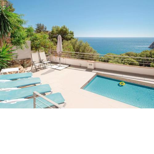 Sunny house with great sea views, 3 terraces, private heated pool and sauna