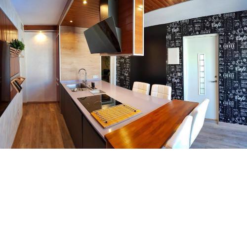 Sunny Luxury Apartment