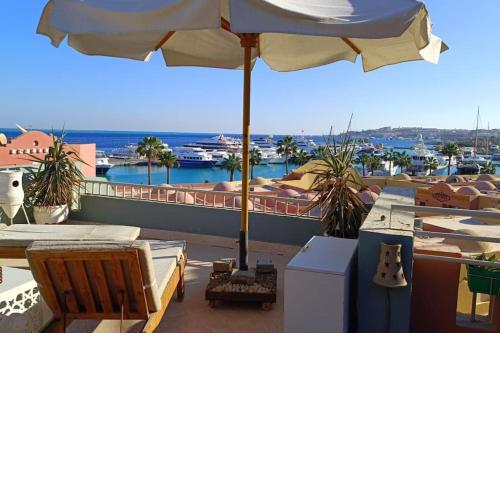 Sunny Sea View Studio Marina on private roof