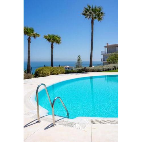 Sunny terrace with Jacuzzi in El Higueron