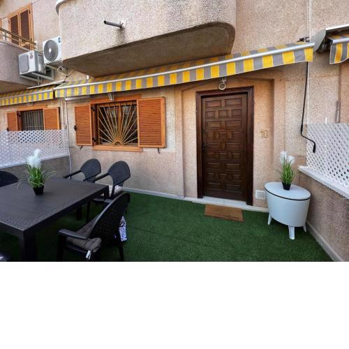 Sunny Villa Few Minutes Walk from beach