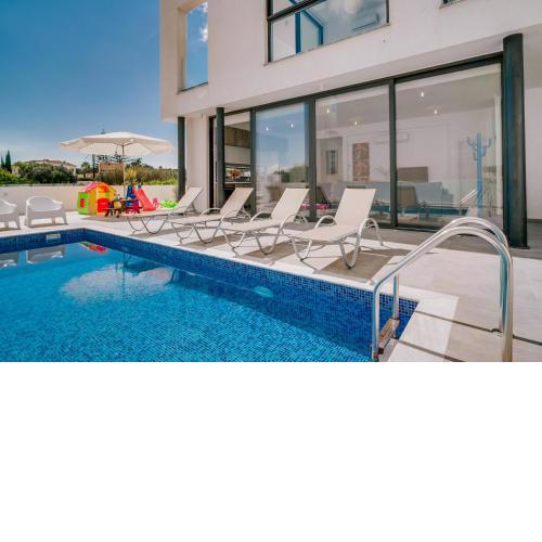 SunnyVillas: 2BR New Villa☆Private Pool in Pernera - Nicholas